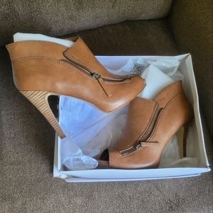 Tan high heel bootie